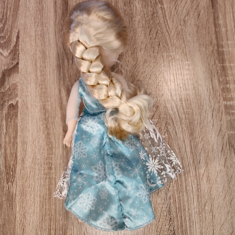 Disney Frozen Elsa fashion doll - Picture 2 of 2